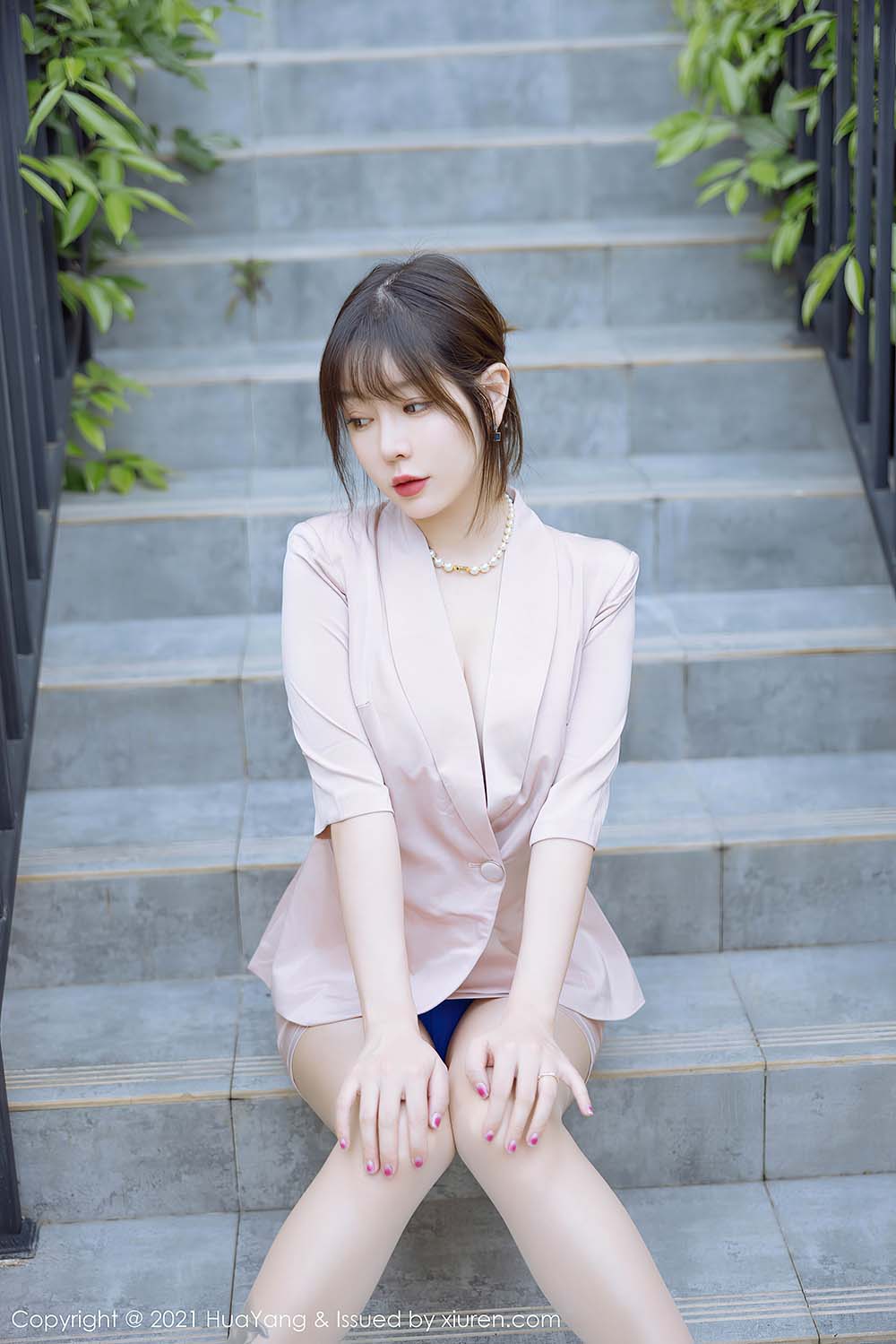 [HuaYang花漾show]2021.12.27 VOL.476 原色丝袜 王雨纯 预览图 - 3