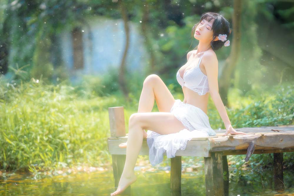 清水由乃 – 蕾丝花园