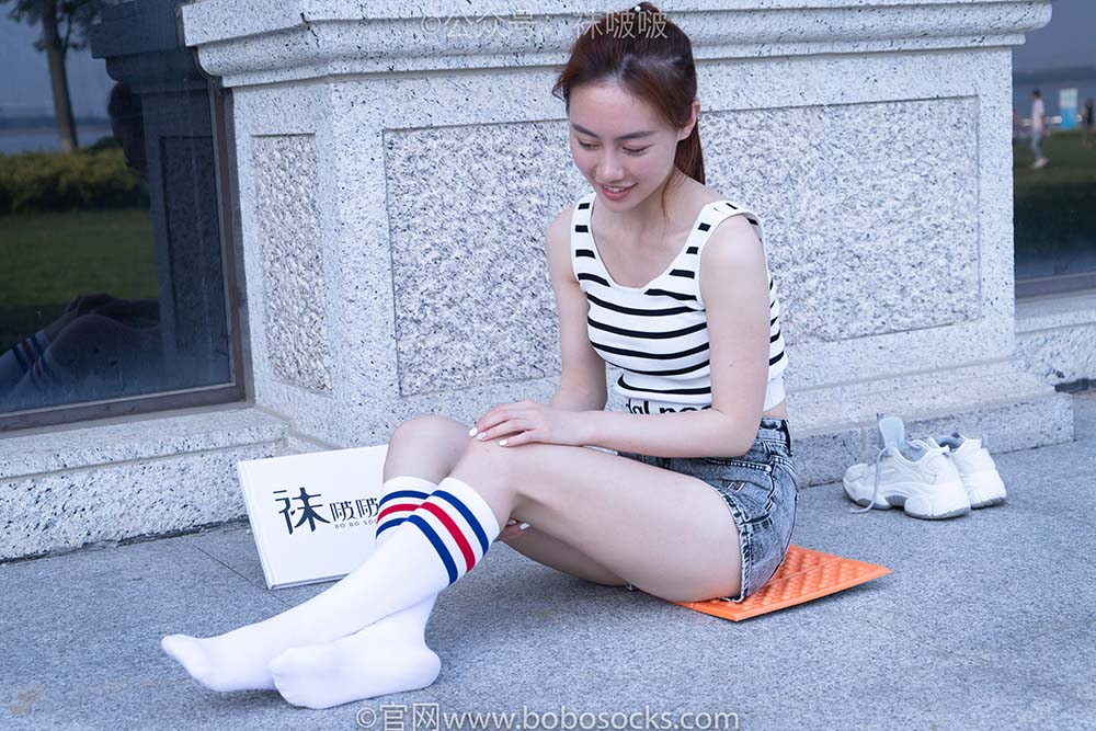 [BoBoSocks袜啵啵]NO.006 小米-运动鞋、白色小腿袜、裸足 预览图 - 2