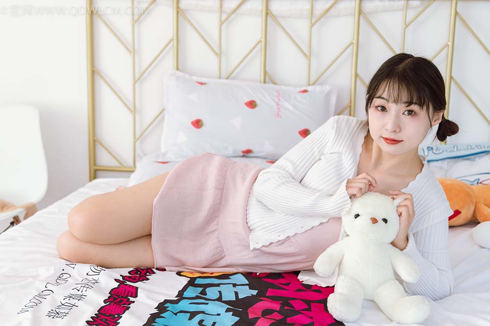 物恋传媒 NO.1001 月心 预览图 - 2