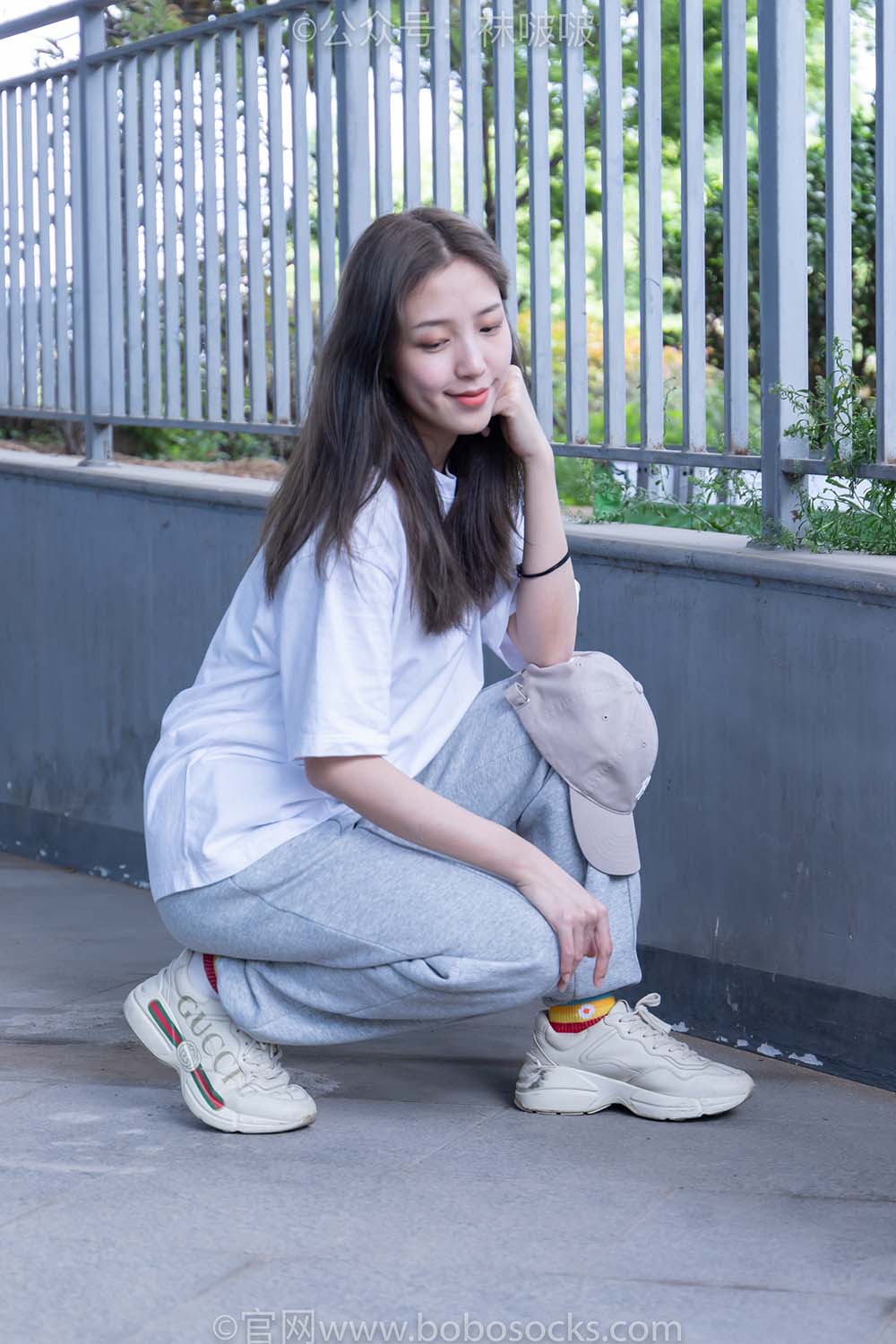 [BoBoSocks袜啵啵]NO.012 泡芙-运动鞋、白棉袜、裸足
