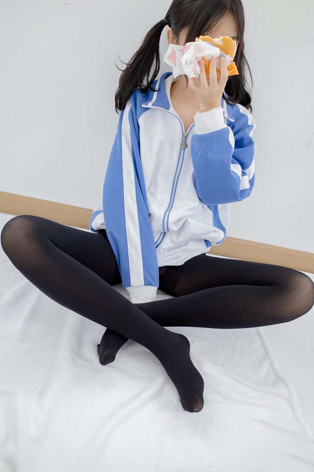 森萝财团写真 内部04 小香 黑丝 预览图 - 2