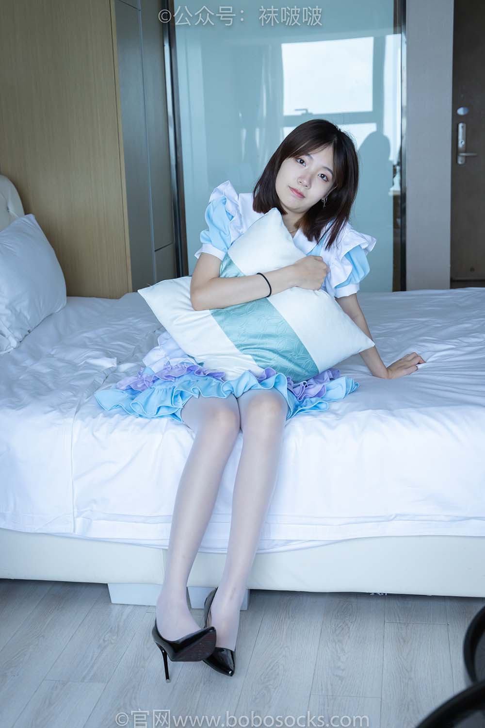 [BoBoSocks袜啵啵]NO.066 小甜豆-女仆装、高跟鞋、薄白丝
