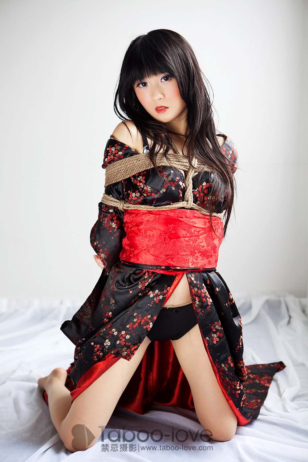 [禁忌摄影]Taboo-love NO.009 阳光房间里日本娃娃