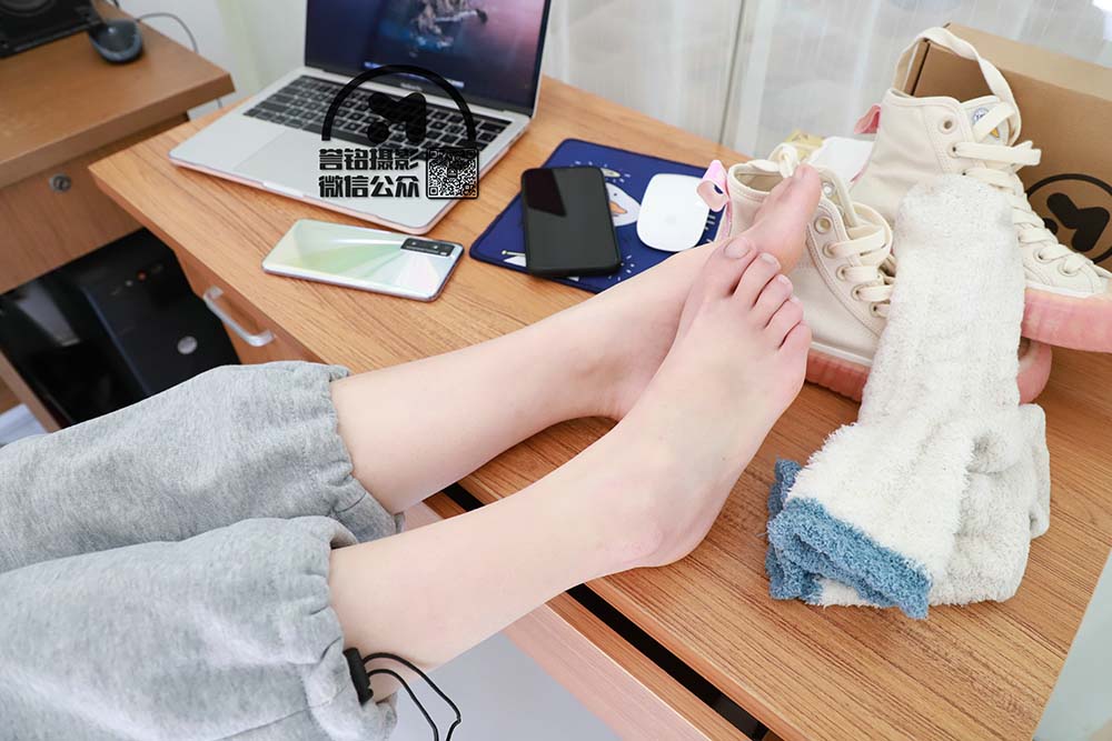 [誉铭传媒]袜足摄影 2021年《微信客户群第02套作品》 预览图 - 2