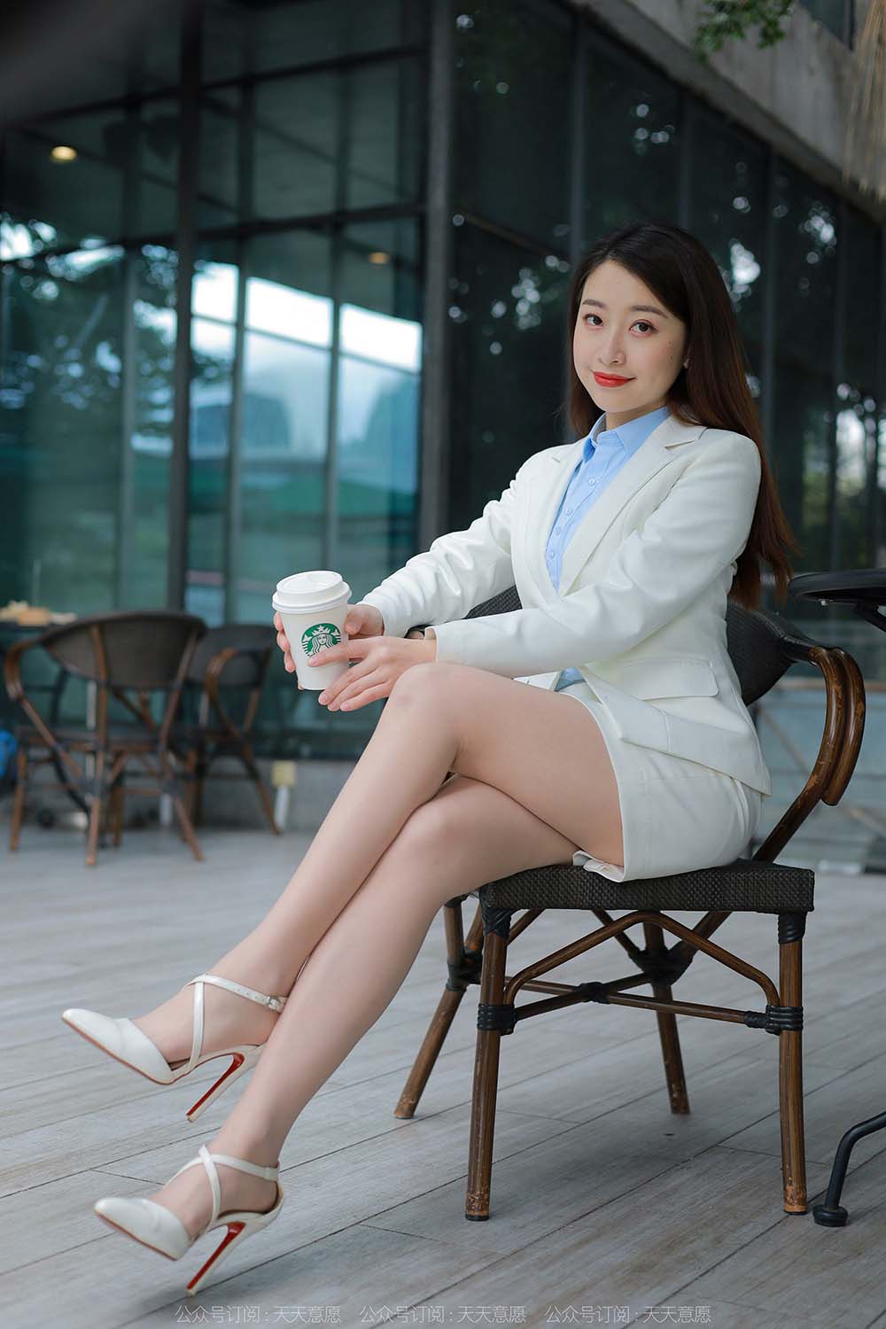 [IESS异思趣向] 2022.04.10 丝享家1055：小婕《都市白领》 预览图 - 2