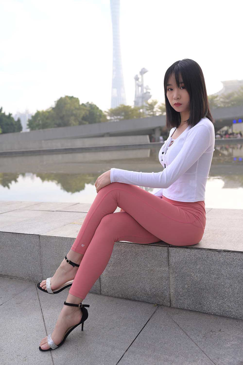 精选街拍作品 NO.0263 粉色瑜伽裤少女