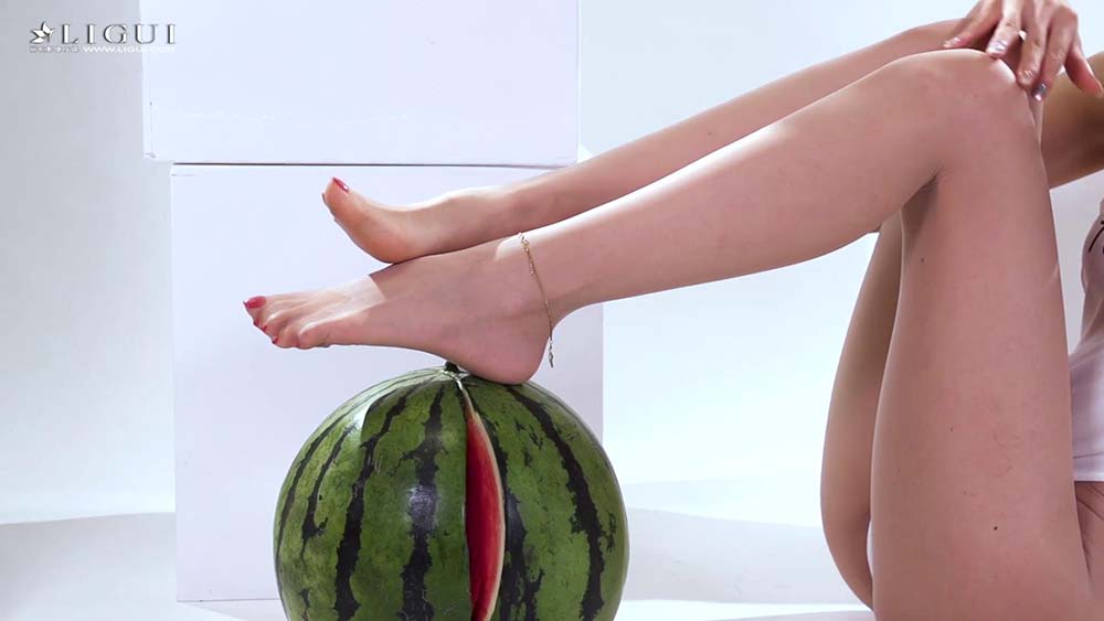 [Ligui丽柜]HD视频 2020.11.24 瓜蒂并熟 凉儿 预览图 - 2