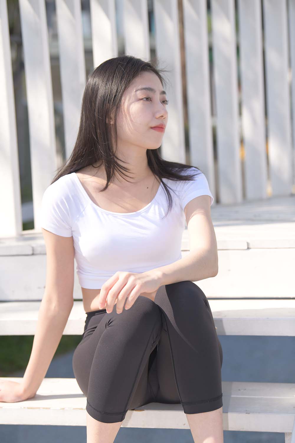 精选街拍作品 NO.0404 红石街拍作品 黑色瑜伽裤女孩