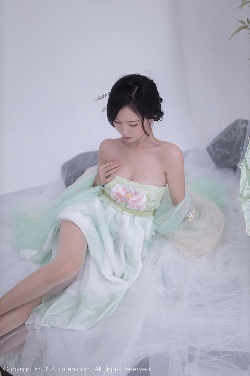 [Xiuren秀人网]2022.07.27 NO.5345 利世 预览图 - 2