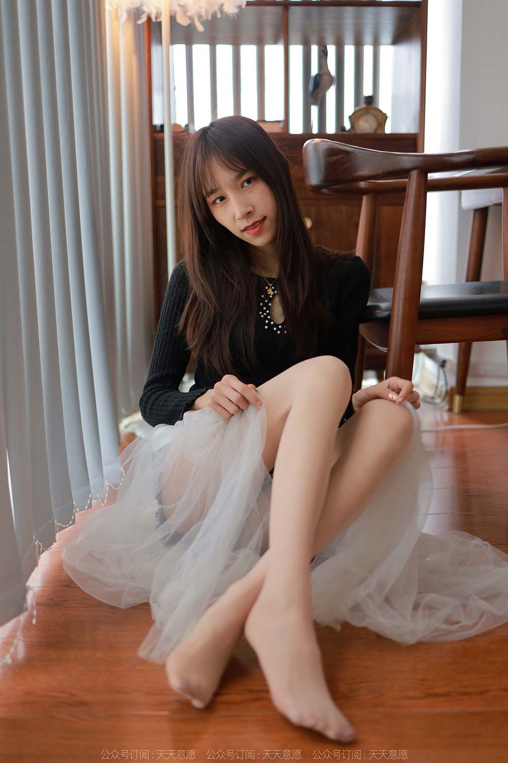 [IESS异思趣向] 2022.04.30 丝享家1075：美子《女追男隔层纱》 预览图 - 2