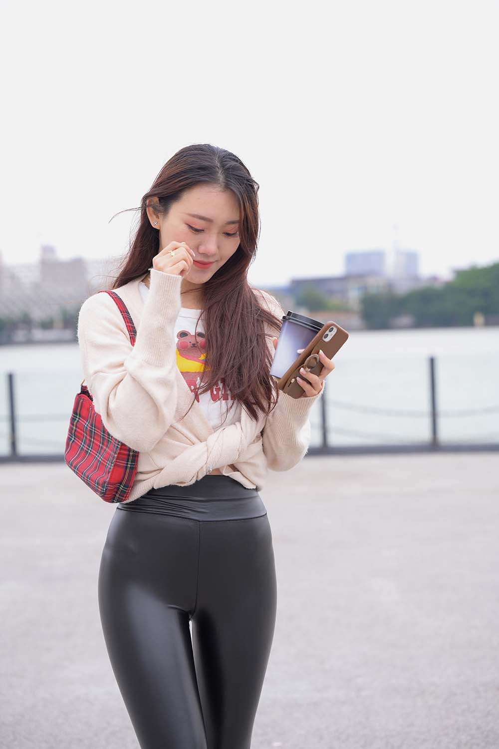 精选街拍作品 NO.0465 魂魂街拍作品 皮裤-手心的蔷薇