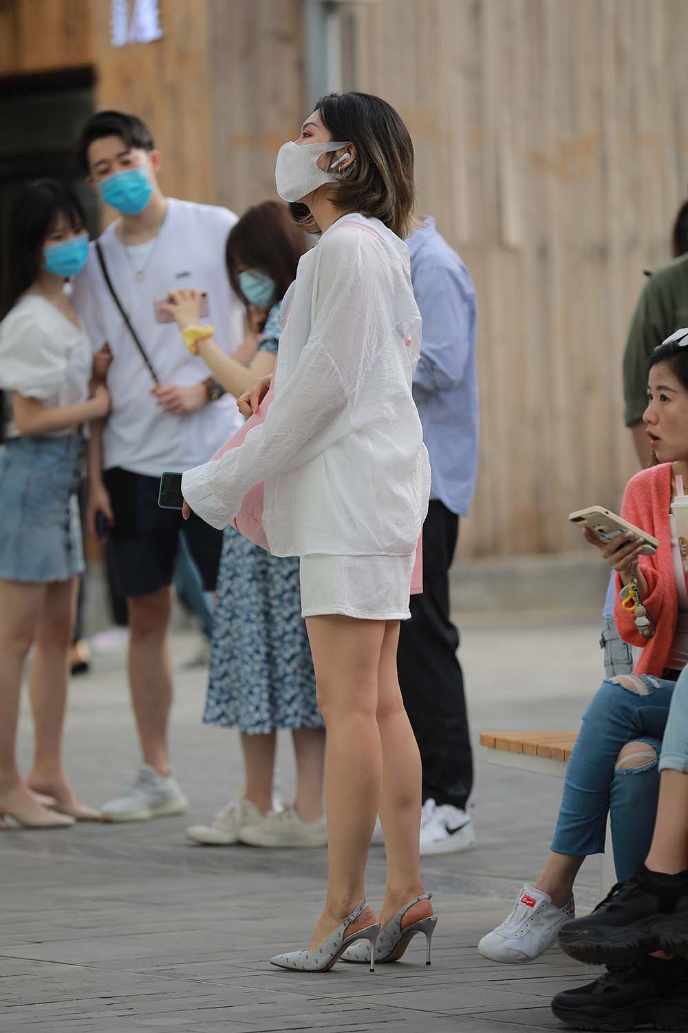 精选街拍作品 NO.0597 四九城嘎子街拍作品 – 美腿高跟小姐姐