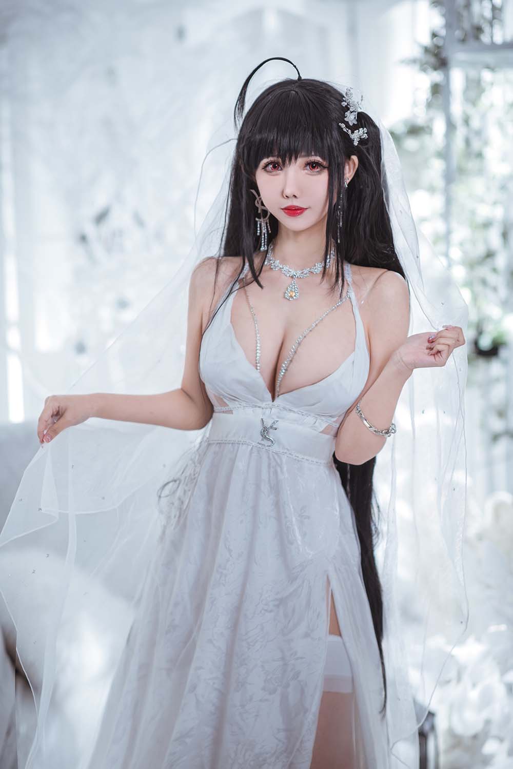 仙女月 – 大凤纯白婚纱