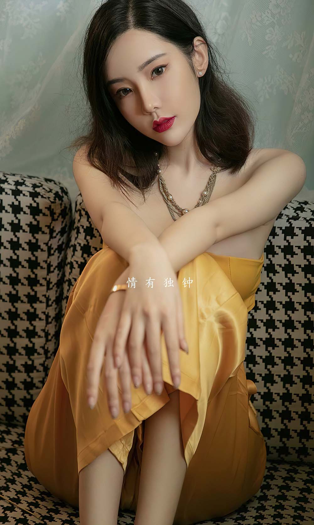 [爱尤物]2022 NO.2416 萌琪琪 情有独钟 预览图 - 2