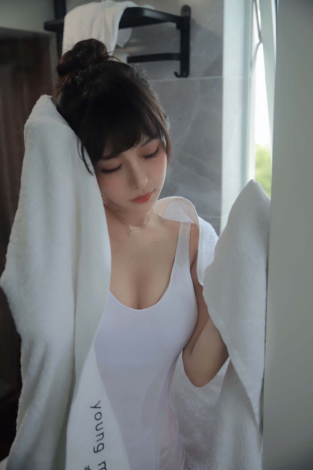 Shika小鹿鹿 – 半透浴室 预览图 - 2