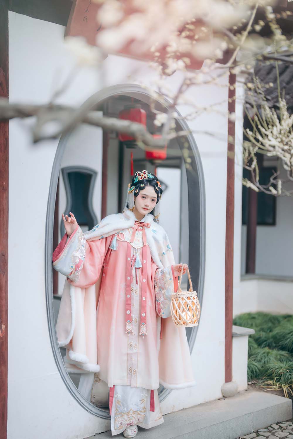 [YITUYU艺图语]2022.04.18 春来 · 二月梅 兔子Zzz不吃胡萝卜
