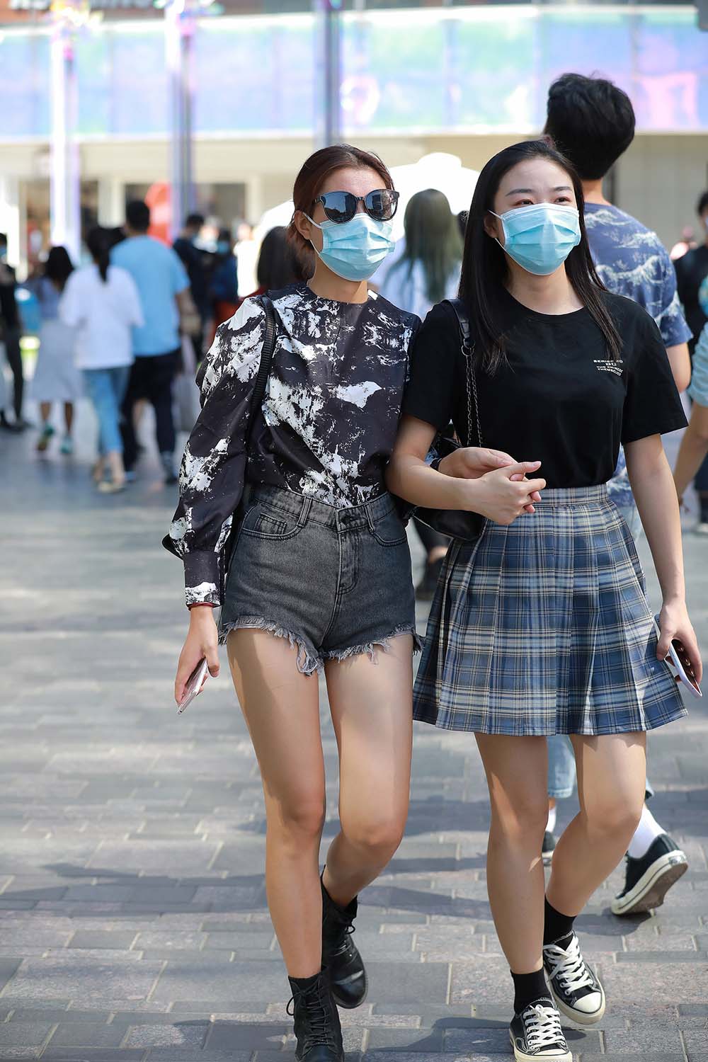 精选街拍作品 NO.0727 小默街拍作品 – 牛仔热裤小妹