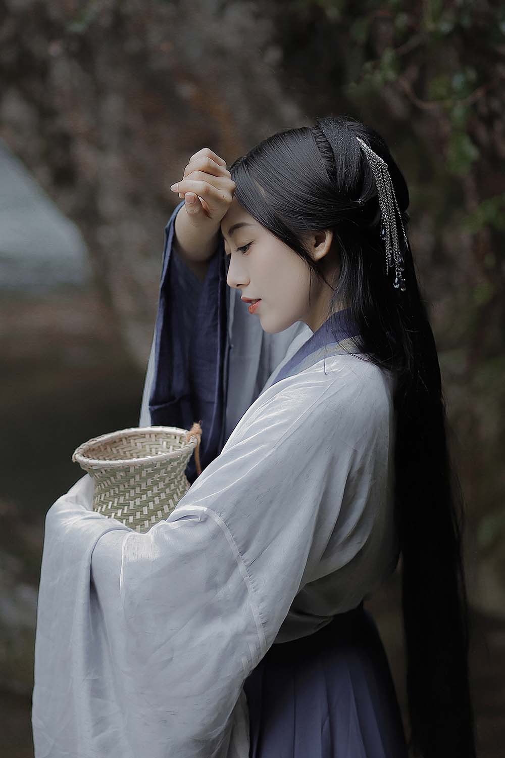 [YITUYU艺图语]2022.05.10 采药女 劉忄乂