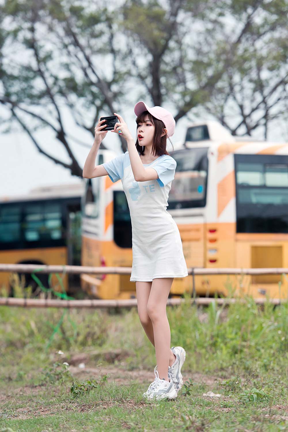 精选街拍作品 NO.1010 御风街拍作品 – 肉丝蛋蛋的巴士营地郊游记