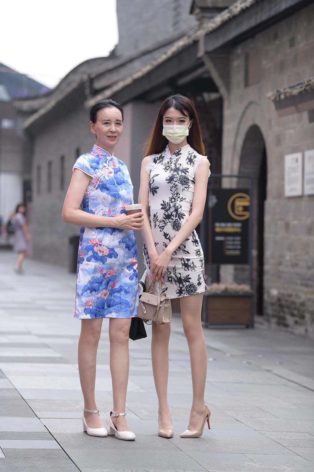 精选街拍作品 NO.1014 摄神街拍作品 – 你想做她的女婿吗 搭讪美腿小姐姐 预览图 - 2