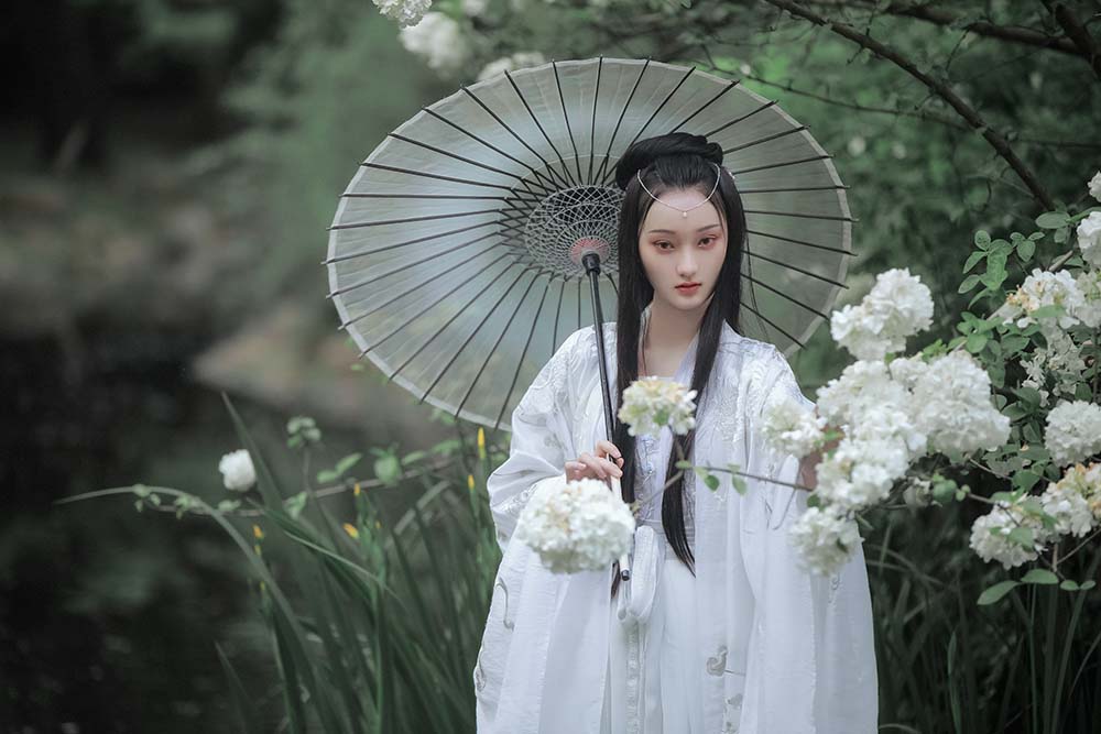 [YITUYU艺图语]2022.06.15 琼花并貌 云之是小狐狸吖 预览图 - 2