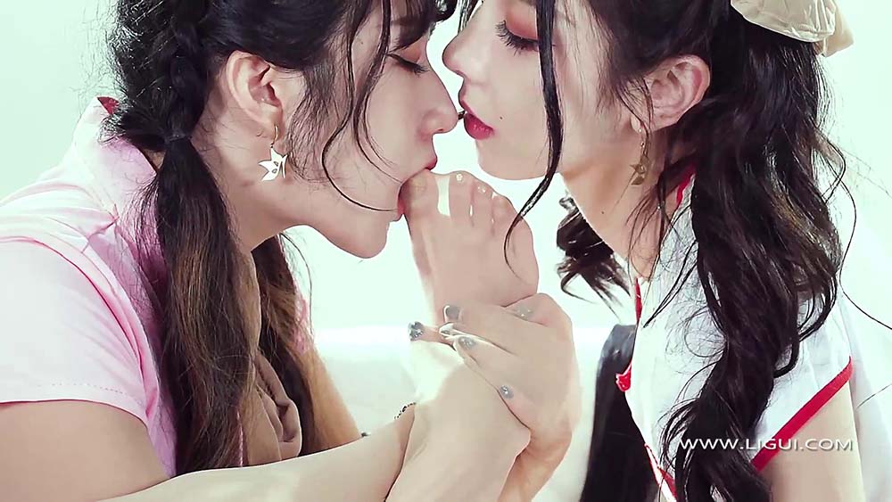 [Ligui丽柜]HD视频 2022.04.01 双生花-丝欲双生 兔子&汐汐 预览图 - 2