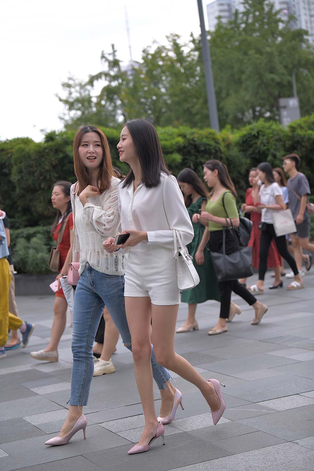 精选街拍作品 NO.1051 魂魂街拍作品 – 性感长腿小姐姐