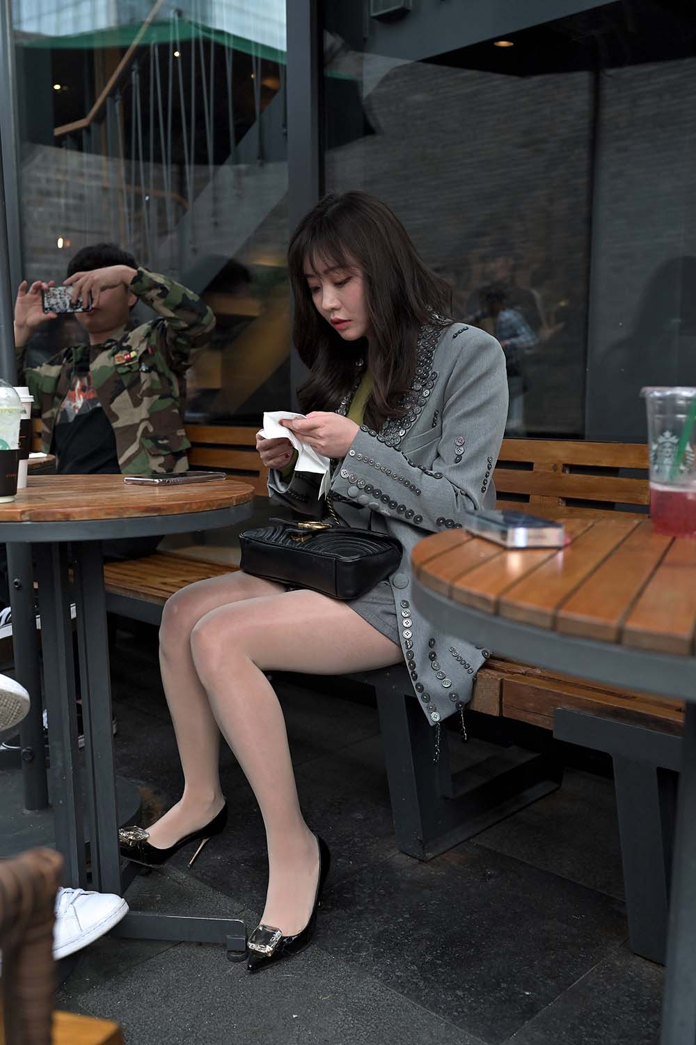 精选街拍作品 NO.1058 摄霸街拍作品 – 西装高跟百褶裙 预览图 - 2