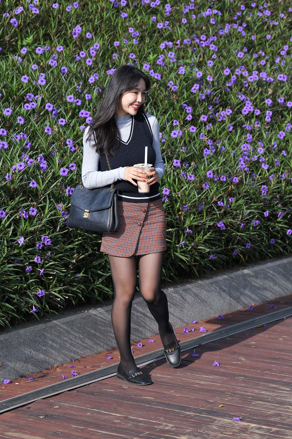 精选街拍作品 NO.1149 绿裙肉丝黑丝 预览图 - 2 精选街拍作品 NO.1149 绿裙肉丝黑丝 预览图 - 2