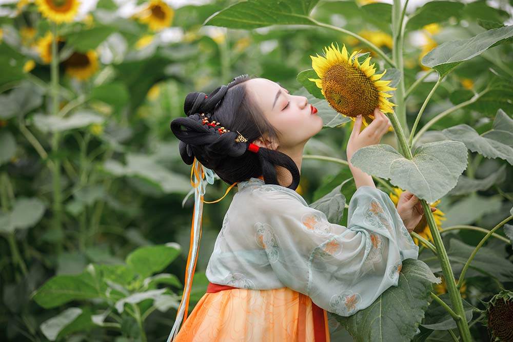 [YITUYU艺图语]2022.07.26 向日葵 凌子兮 预览图 - 2