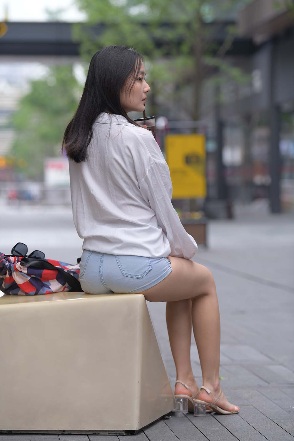 精选街拍作品 NO.1200 一始街拍作品 – 热裤美女 预览图 - 2