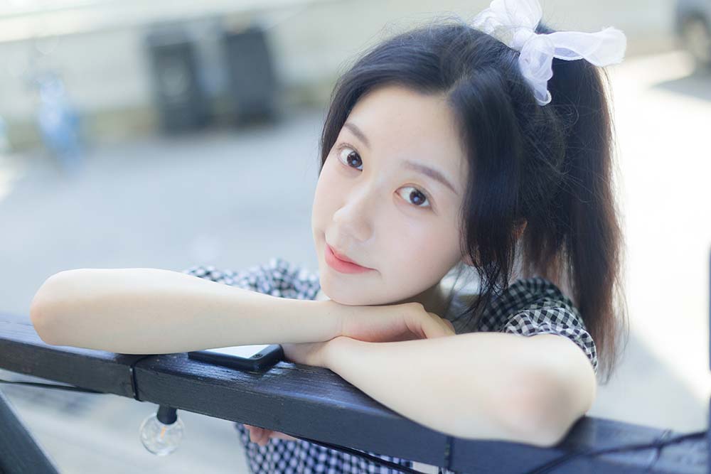 [YITUYU艺图语]2022.08.02 今日暂停营业 饲猫少女- 预览图 - 2