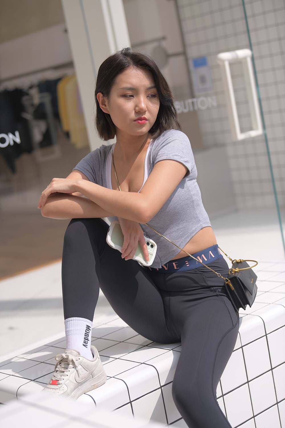 精选街拍作品 NO.1265 一始街拍作品 – 黑色瑜伽裤美女 预览图 - 2