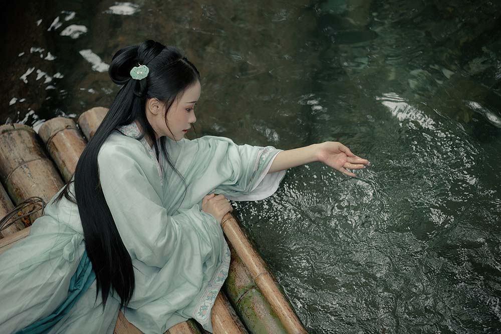 [YITUYU艺图语]2022.08.22 轻舟 梨一依 预览图 - 2