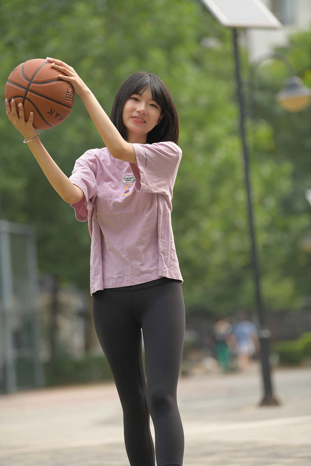 精选街拍作品 NO.1339 一始街拍作品 – 黑色瑜伽篮球课女孩