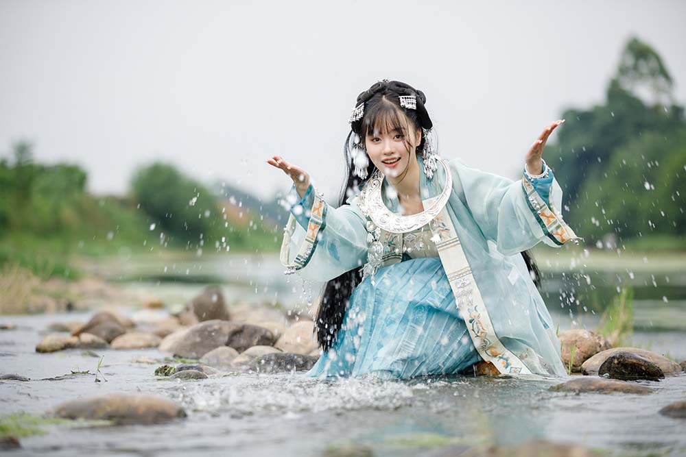 [YITUYU艺图语]2022.09.09 苗疆少女 王大可 预览图 - 2