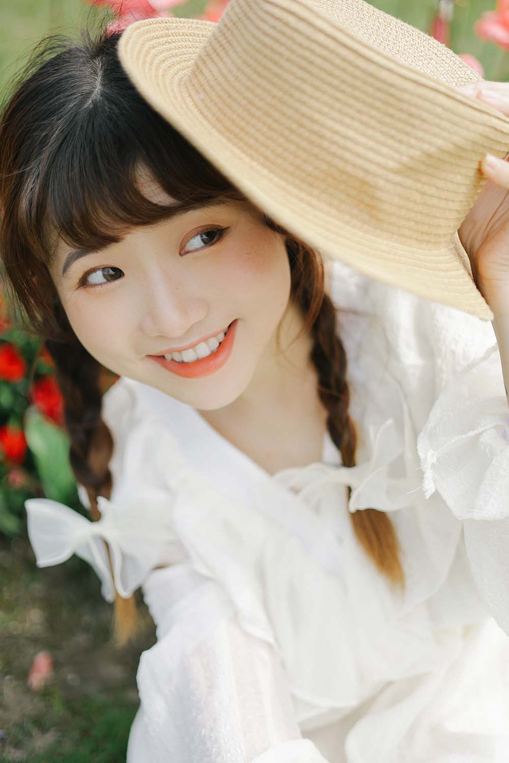 [YITUYU艺图语]2022.09.10 郁金香花开 蓝胖子- 预览图 - 2