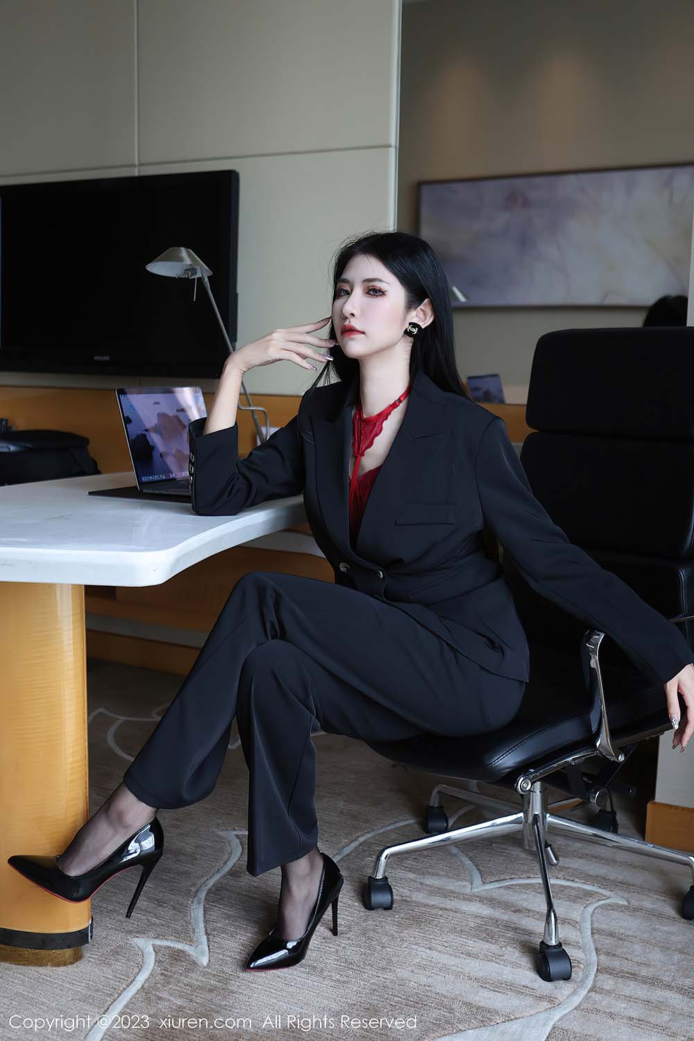 [Xiuren秀人网]2023.03.13 NO.6402 依娜Yina 预览图 - 3