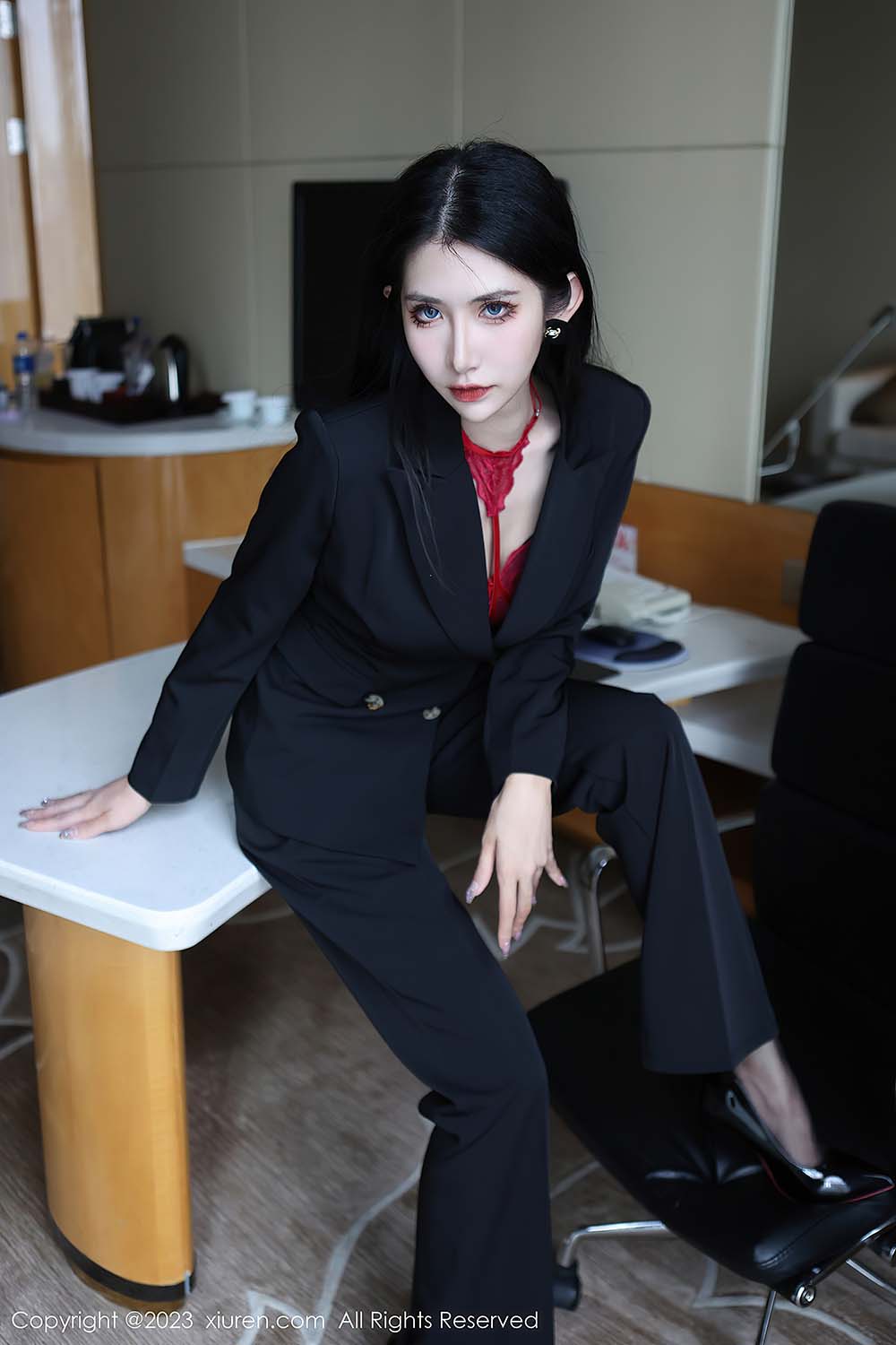 [Xiuren秀人网]2023.03.13 NO.6402 依娜Yina 预览图 - 4