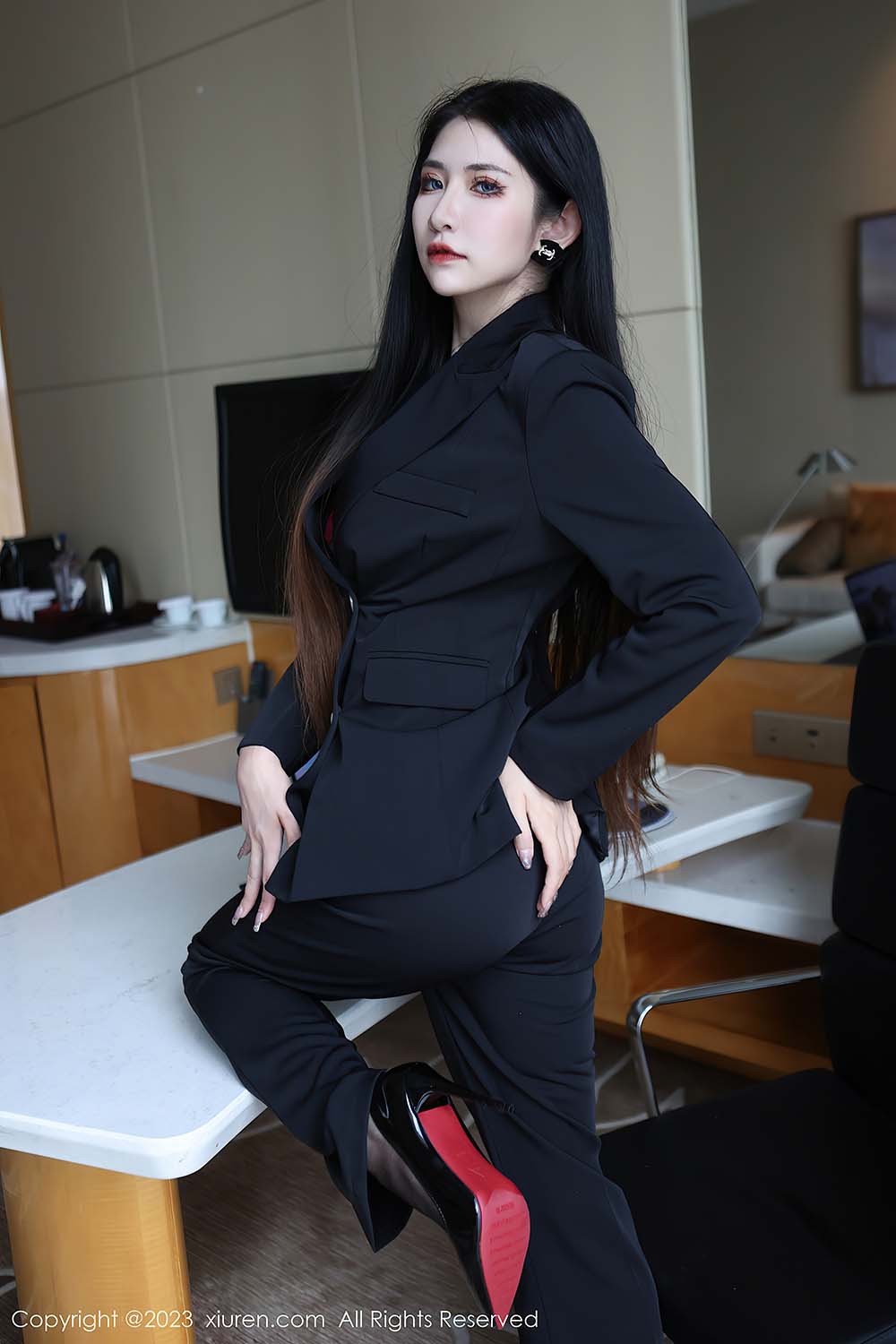 [Xiuren秀人网]2023.03.13 NO.6402 依娜Yina 预览图 - 5