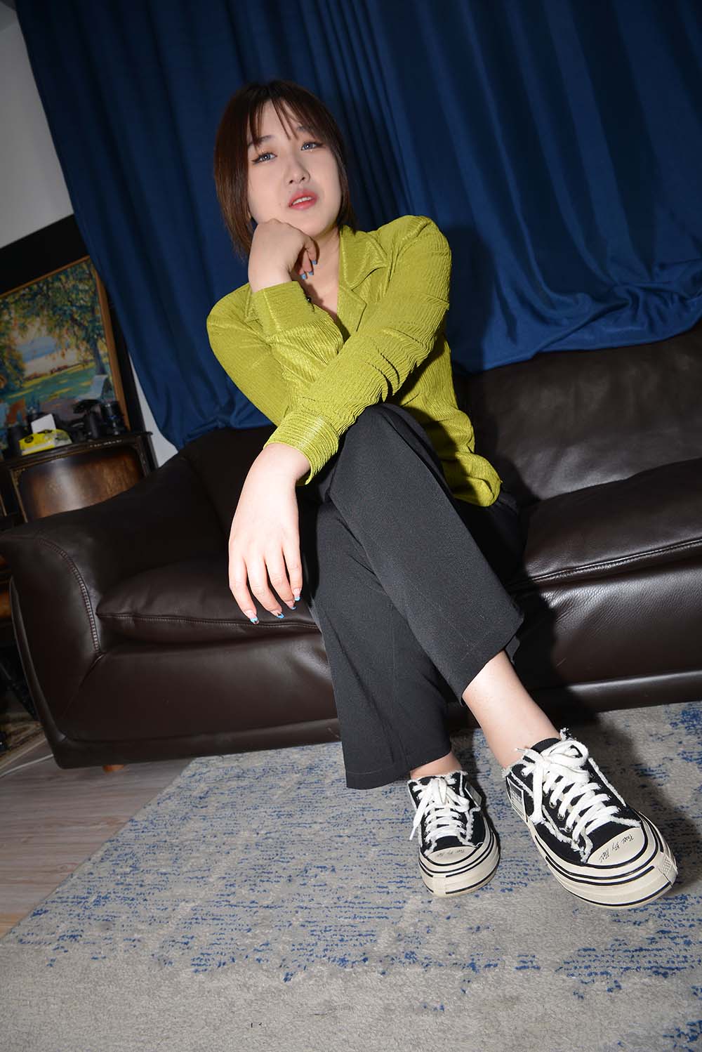 [Sexy Asian Girls Feet]NO.002 QIQI的性感的40码裸足大脚丫