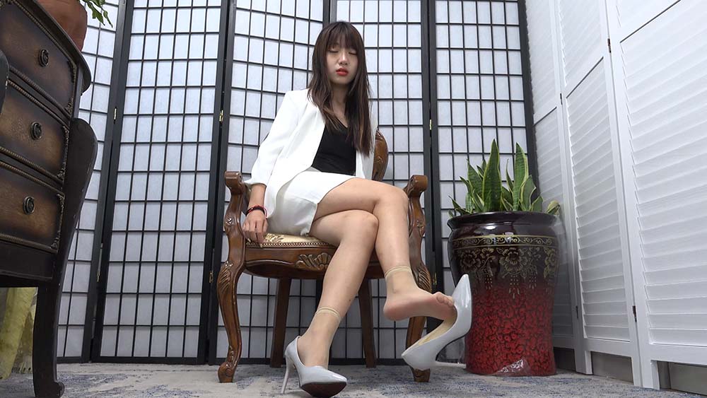 A&F NO.011 菲菲-美女展示肉丝小肥脚