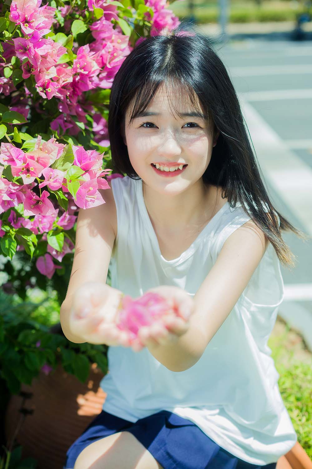 [YITUYU艺图语]2022.09.30 街心三角梅 小怡妹妹cute 预览图 - 2
