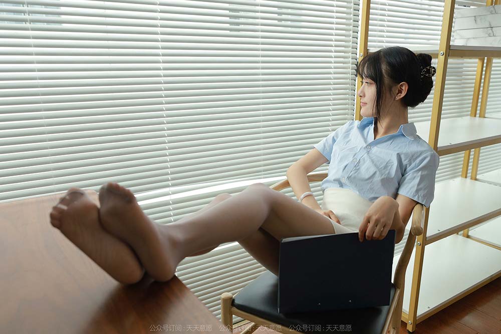 [IESS异思趣向] 2022.10.13 丝享家1236：婉萍《百叶窗的故事》