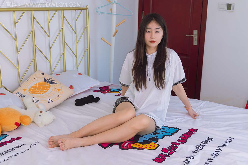 物恋传媒 NO.1529 美兔-秋日落叶 预览图 - 2