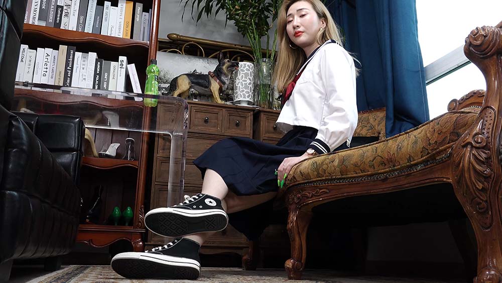 A&F NO.024 Xuanxuan展示她的性感脚丫