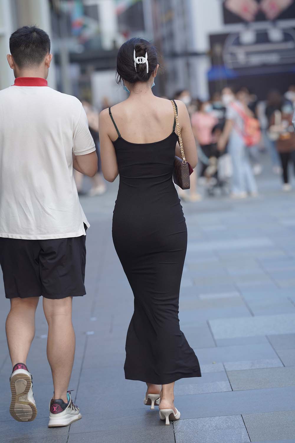 精选街拍作品 NO.1499 极品身材女友 预览图 - 2