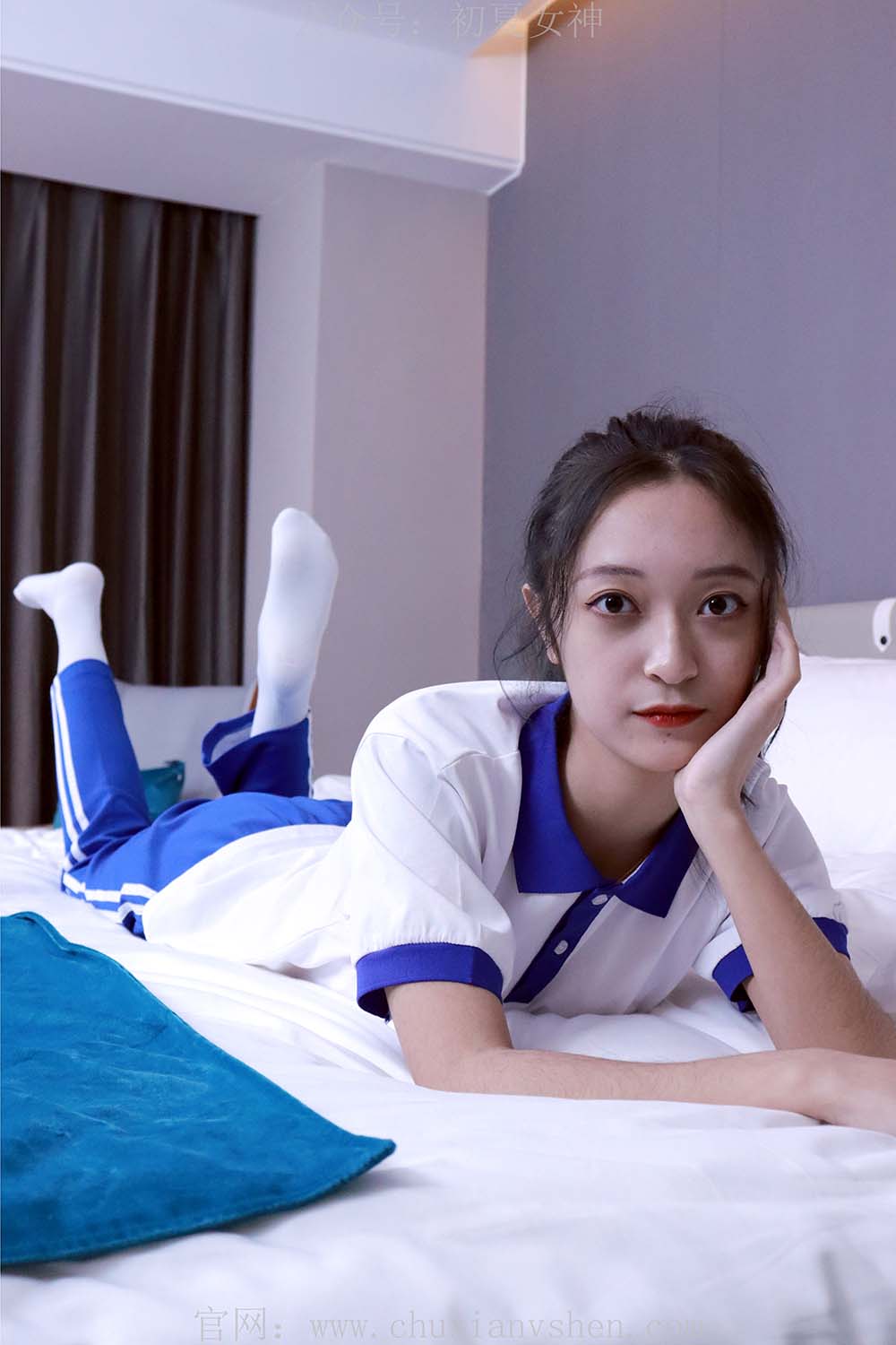 初夏女神 NO.001 依依 校服搭配37码运动鞋拍摄 预览图 - 2