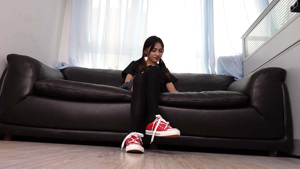 A&F NO.029 小美女Xixi的性感39码大脚